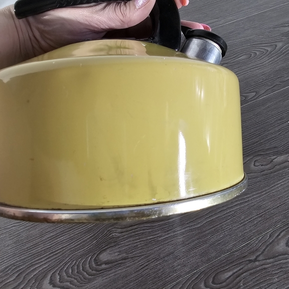 Enterprise Aluminum Co. Mustard Yellow Whistle Teapot Tea Kettle 2 1/2 QT USA - Picture 4 of 7